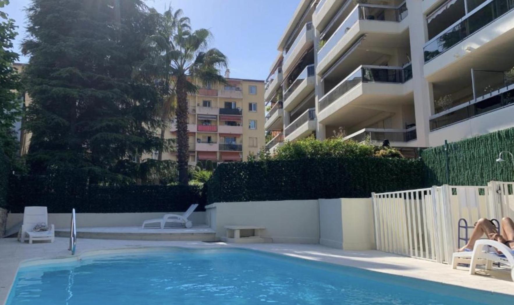 Appartamento Escapade Cosy Avec Piscine Au Centre-ville - Ideal Pour Couples Et Professionnels